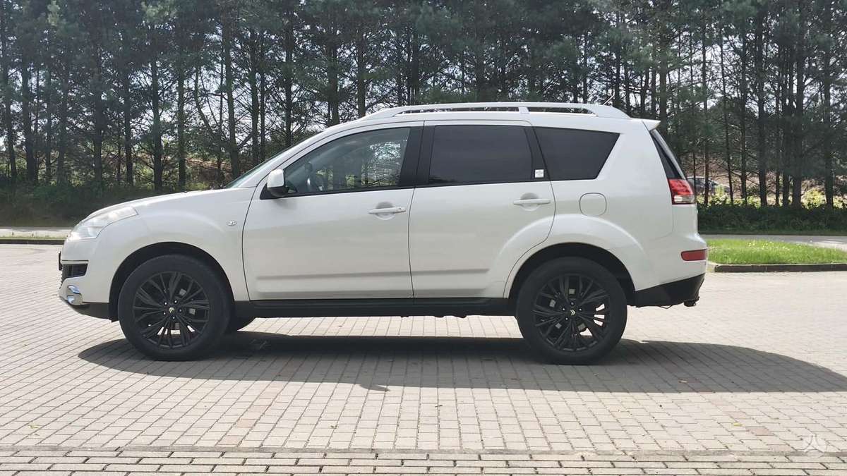 Citroen C-Crosser 2011 — engine 2179 cm³, 156 HP (115kW)