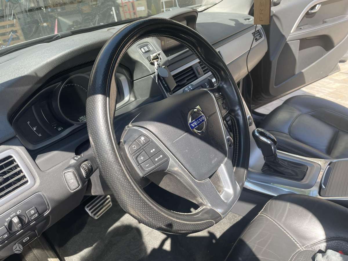 Volvo V70 2015 — photo 6