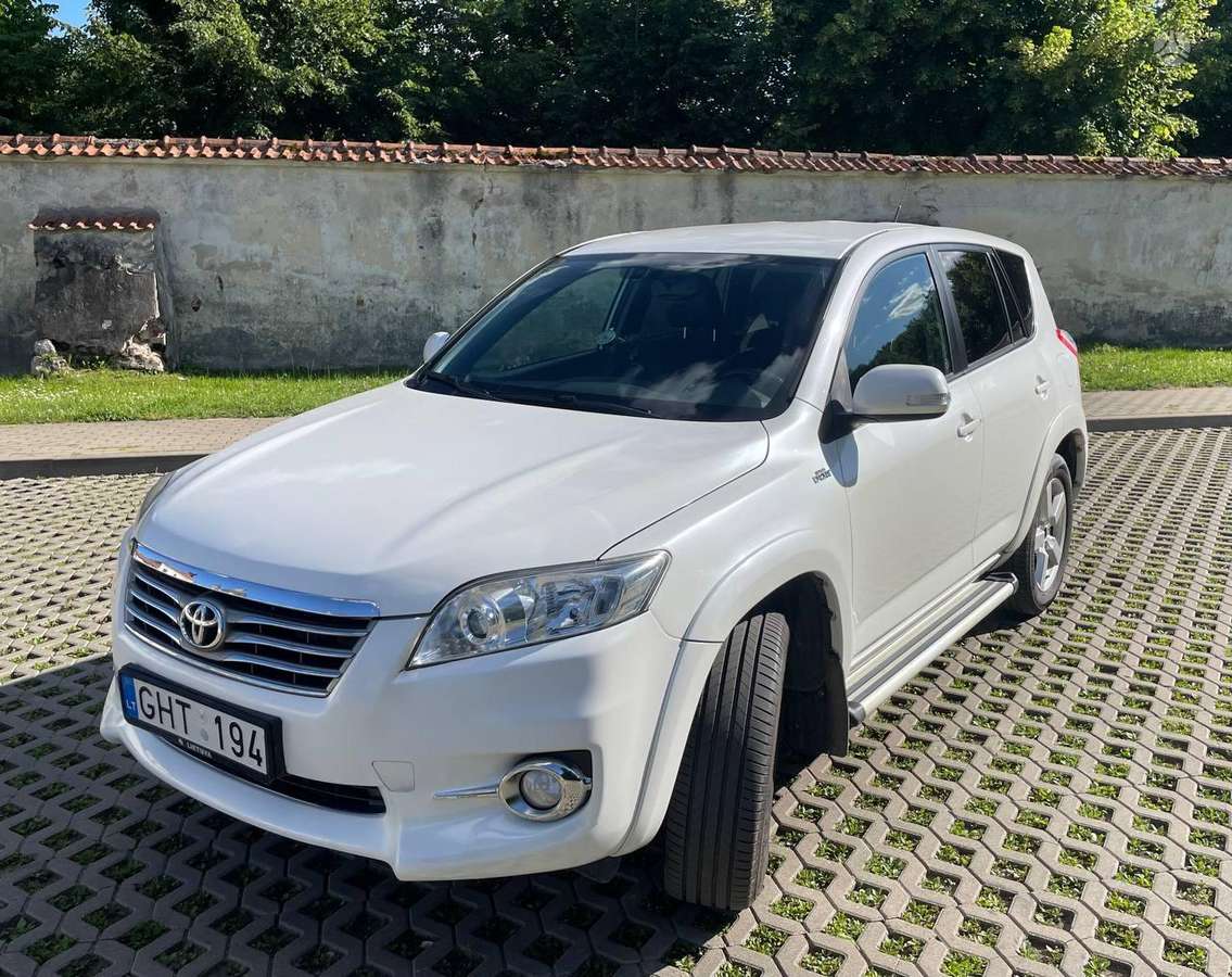 Toyota RAV4, 2010 — авто для ЗСУ з Європи
