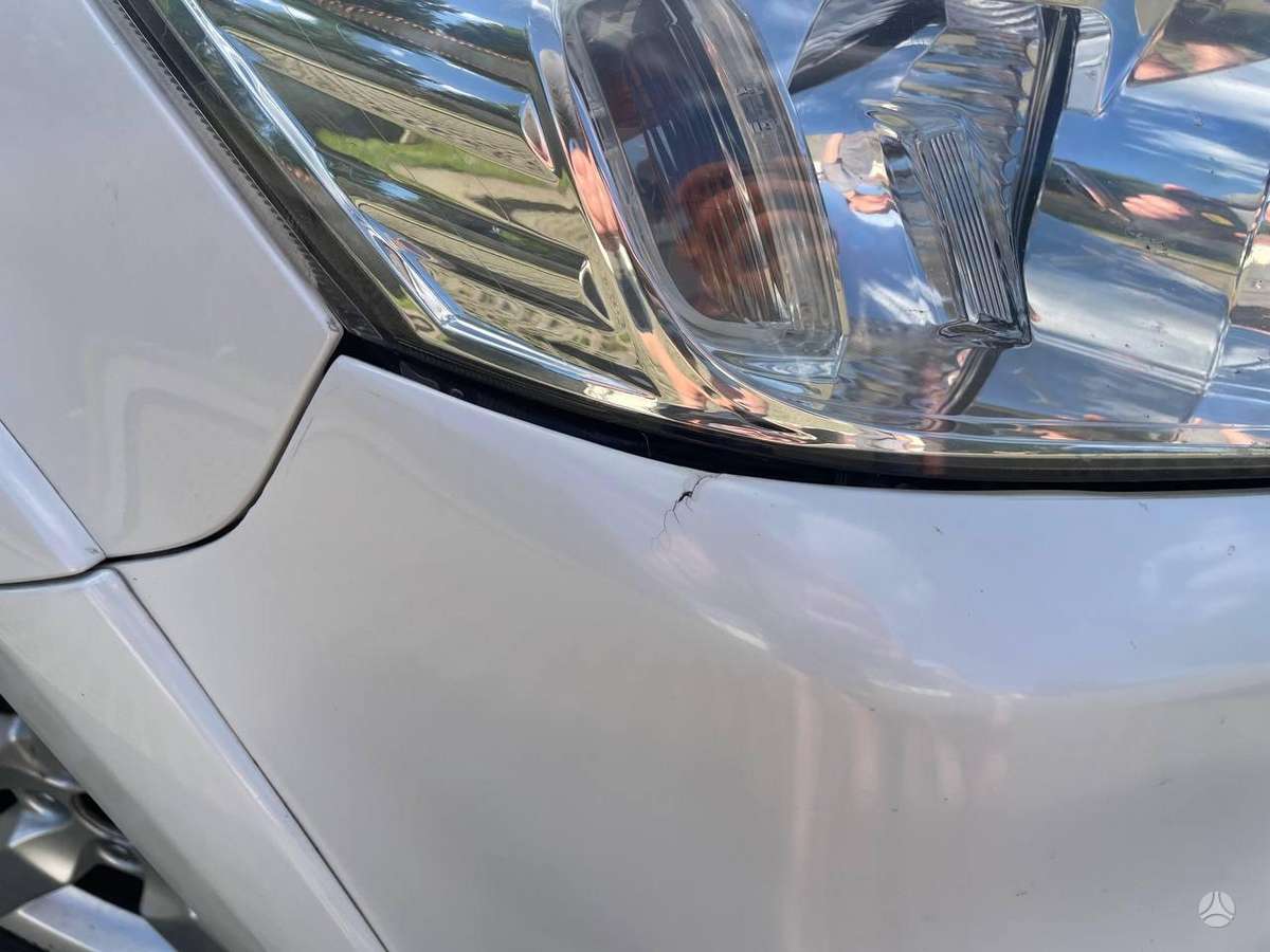 Toyota RAV4 2010 — photo 12