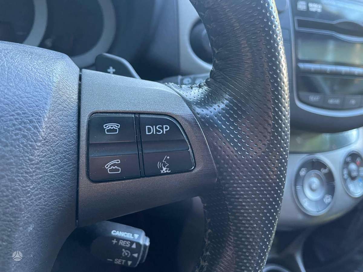 Toyota RAV4 2010 — photo 20