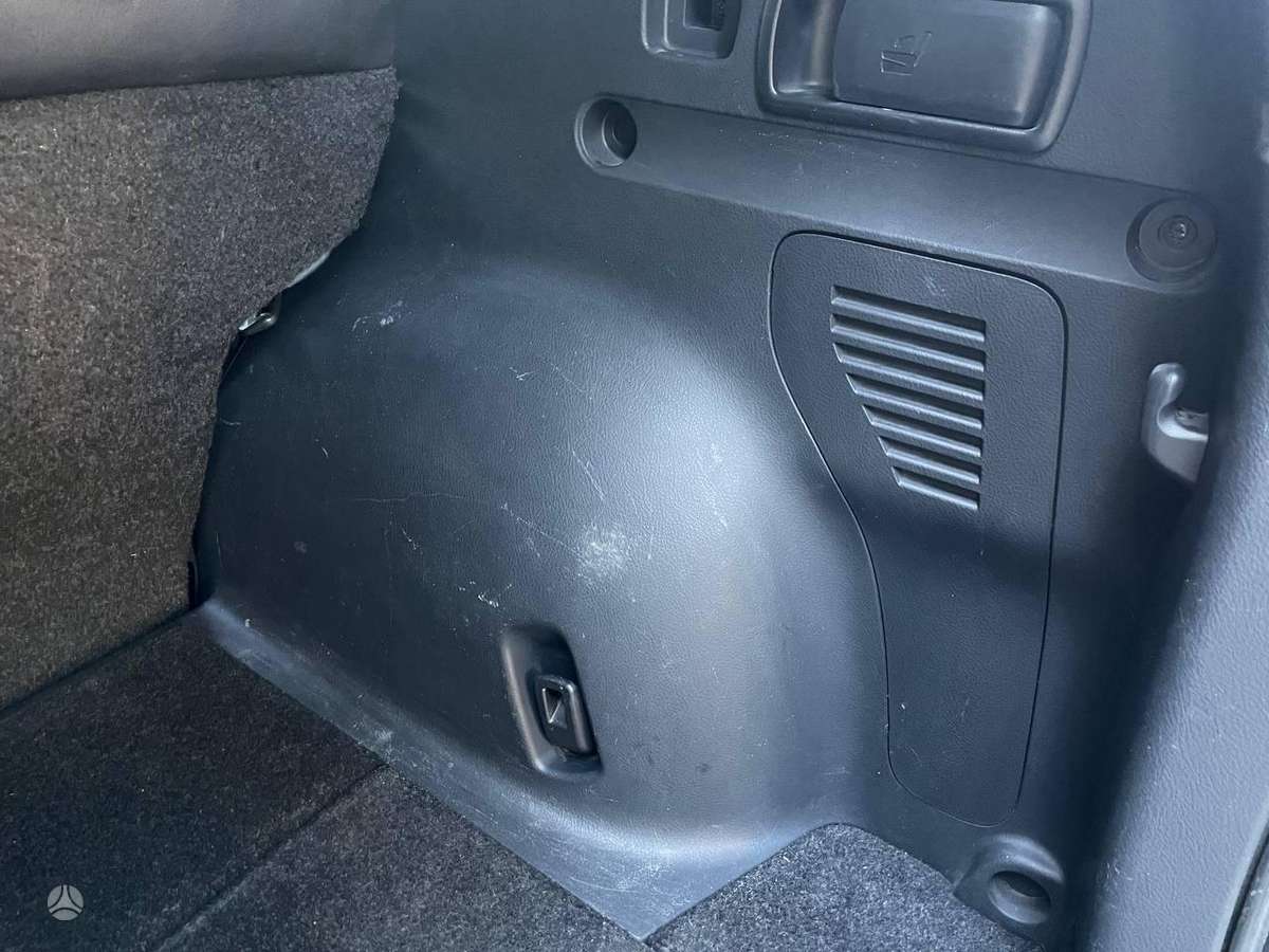 Toyota RAV4 2010 — photo 27