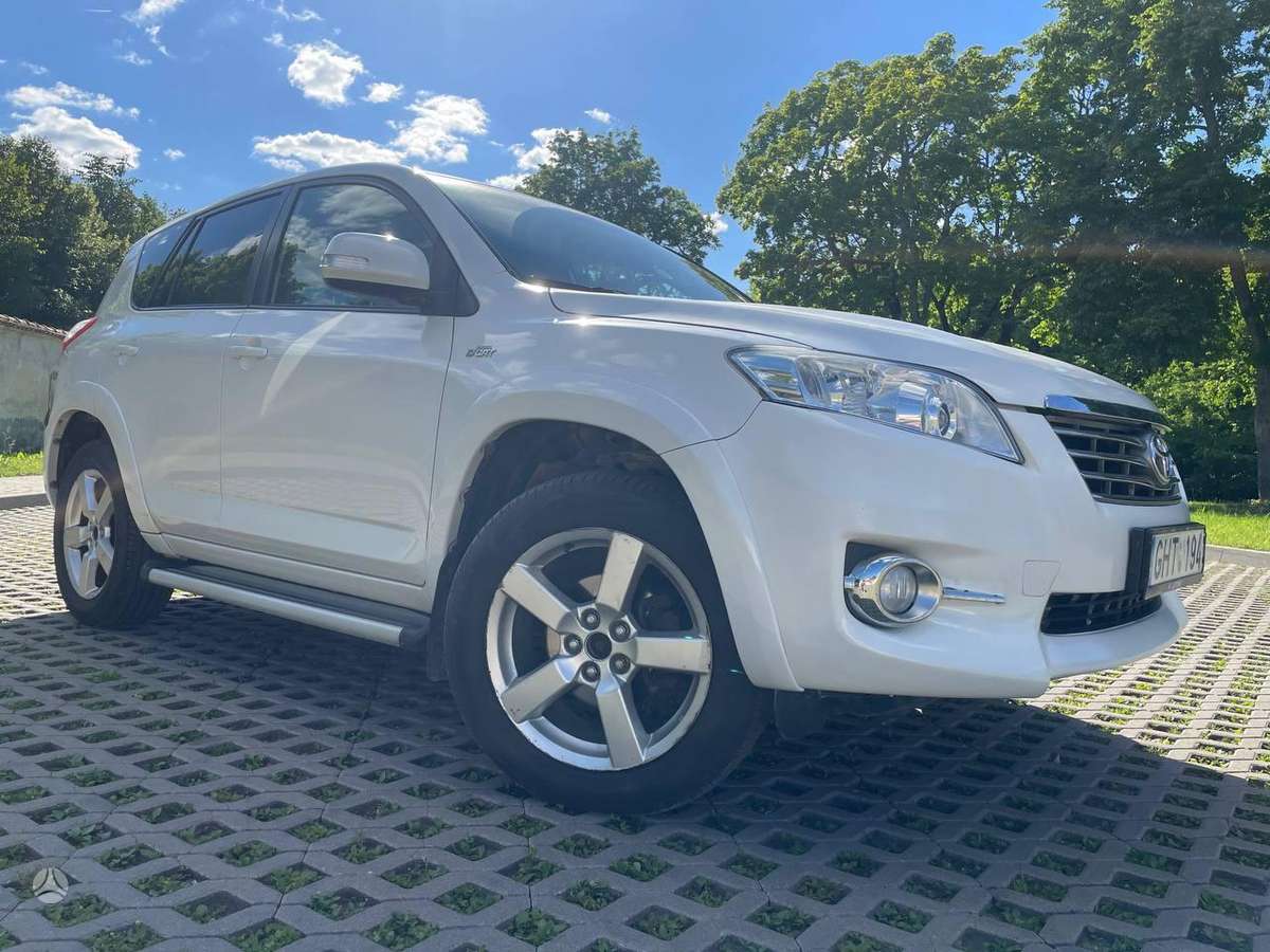 Toyota RAV4 2010 — photo 6