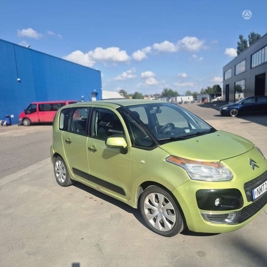 Citroen C3 2010 — interior