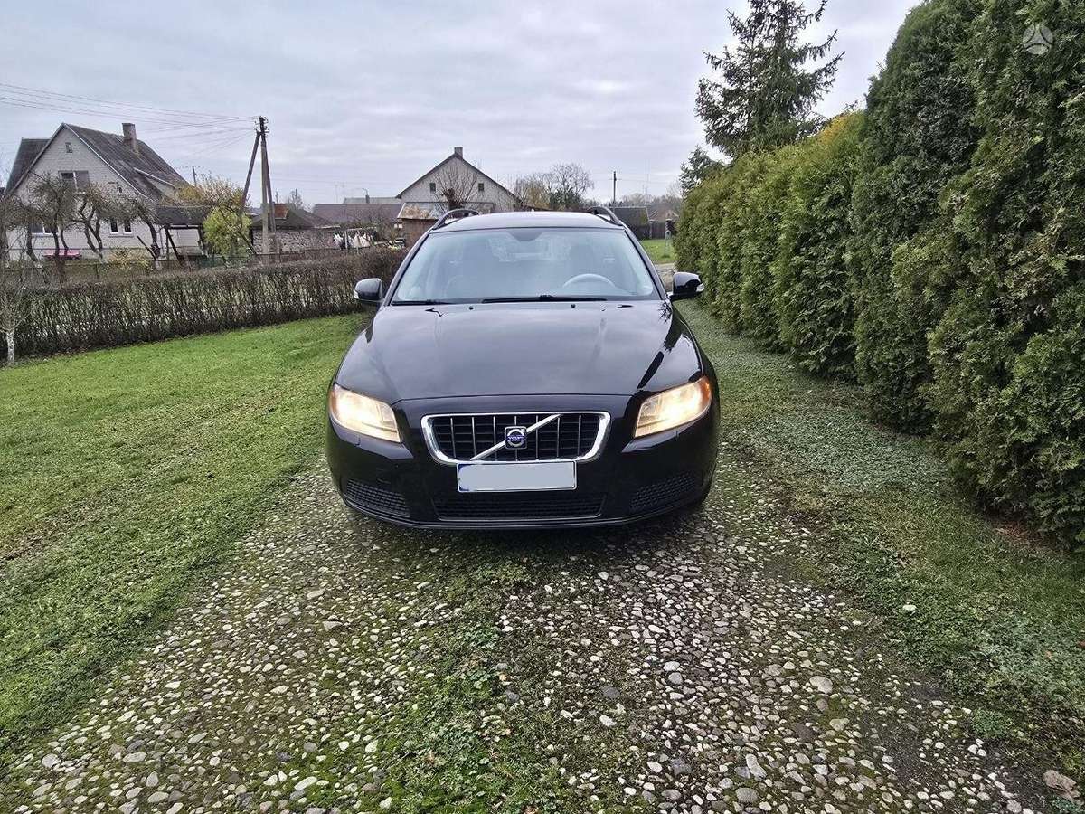 Volvo V70 2008 — interior