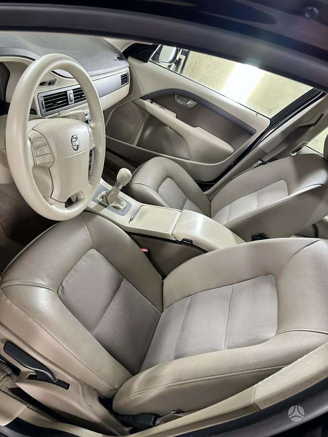 Volvo V70 2008 — photo 8