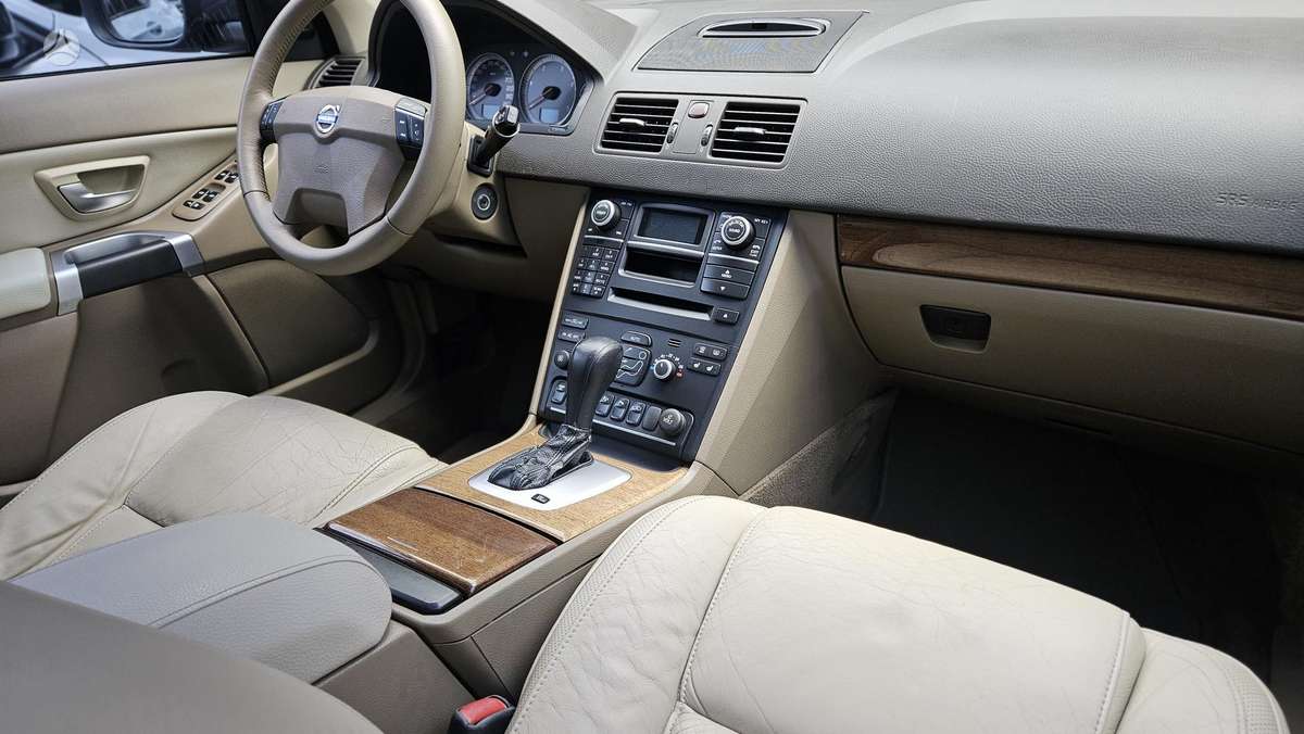 Volvo XC90 2008 — photo 16