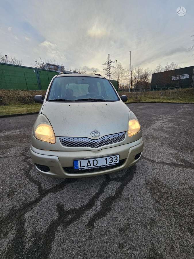 Toyota Yaris 2004 — photo 10