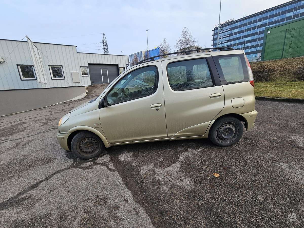 Toyota Yaris 2004 — photo 5