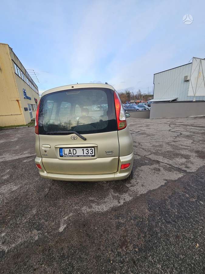 Toyota Yaris 2004 — photo 7