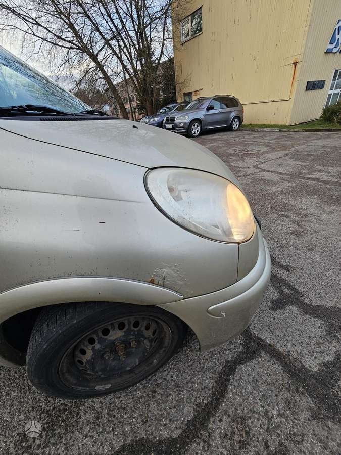 Toyota Yaris 2004 — photo 9