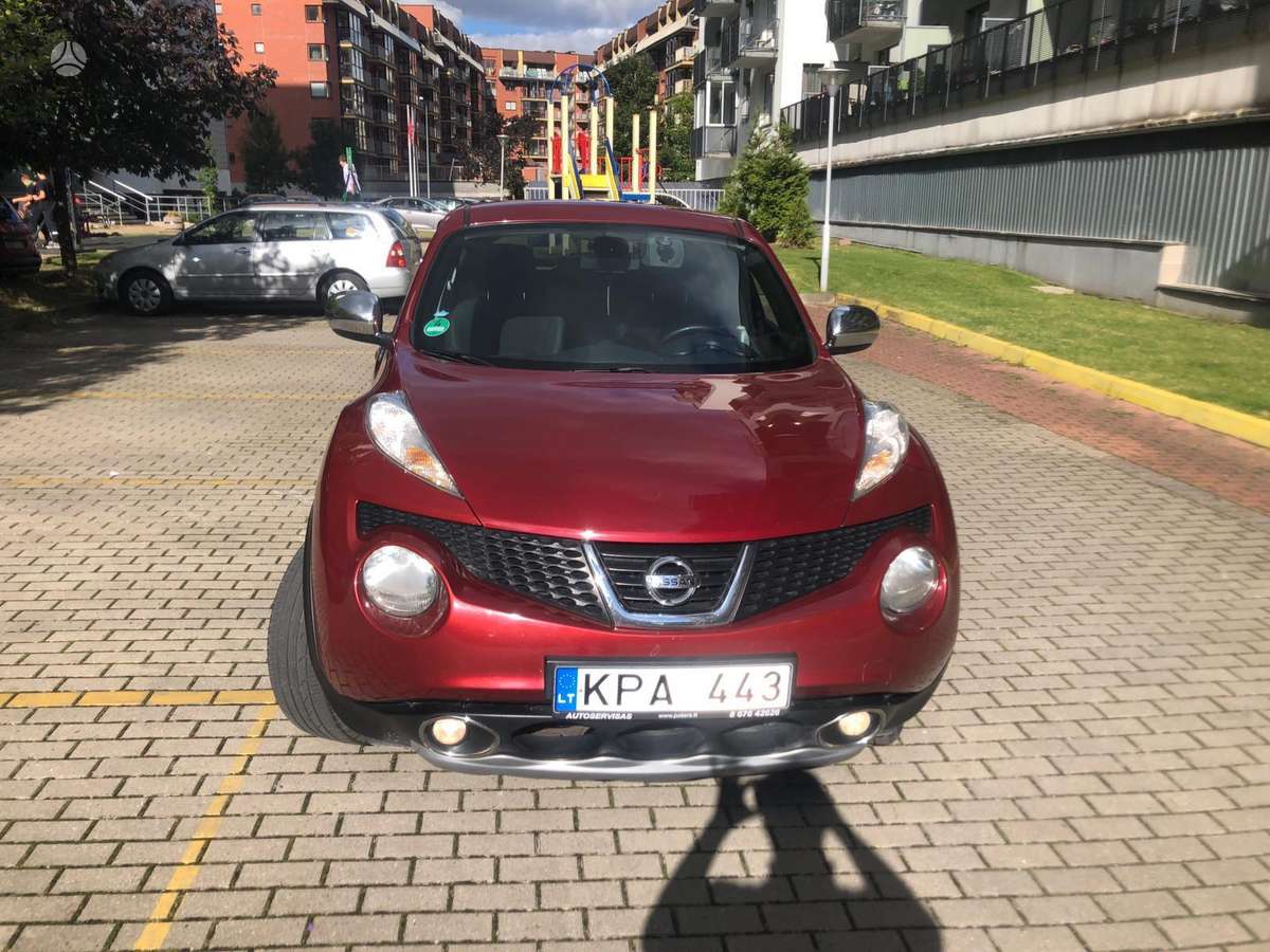 Nissan Juke 2011 — вигляд ззаду