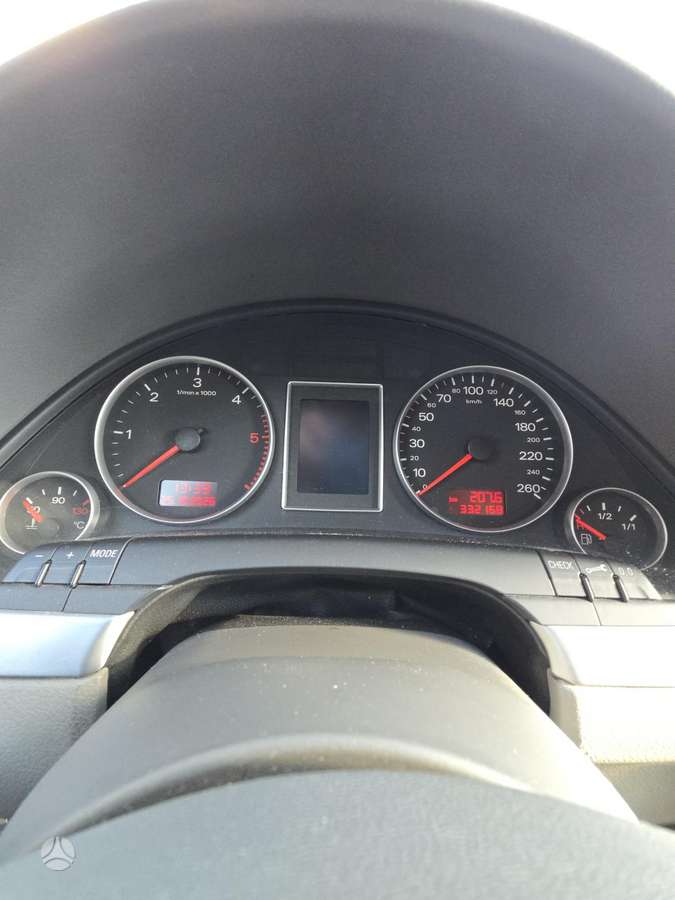 Audi A4 2007 — photo 11