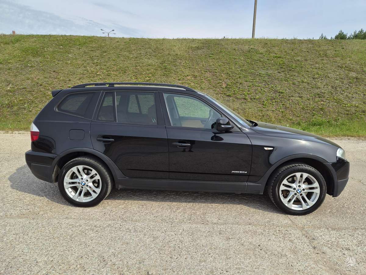 BMW X3 2010 — вигляд ззаду