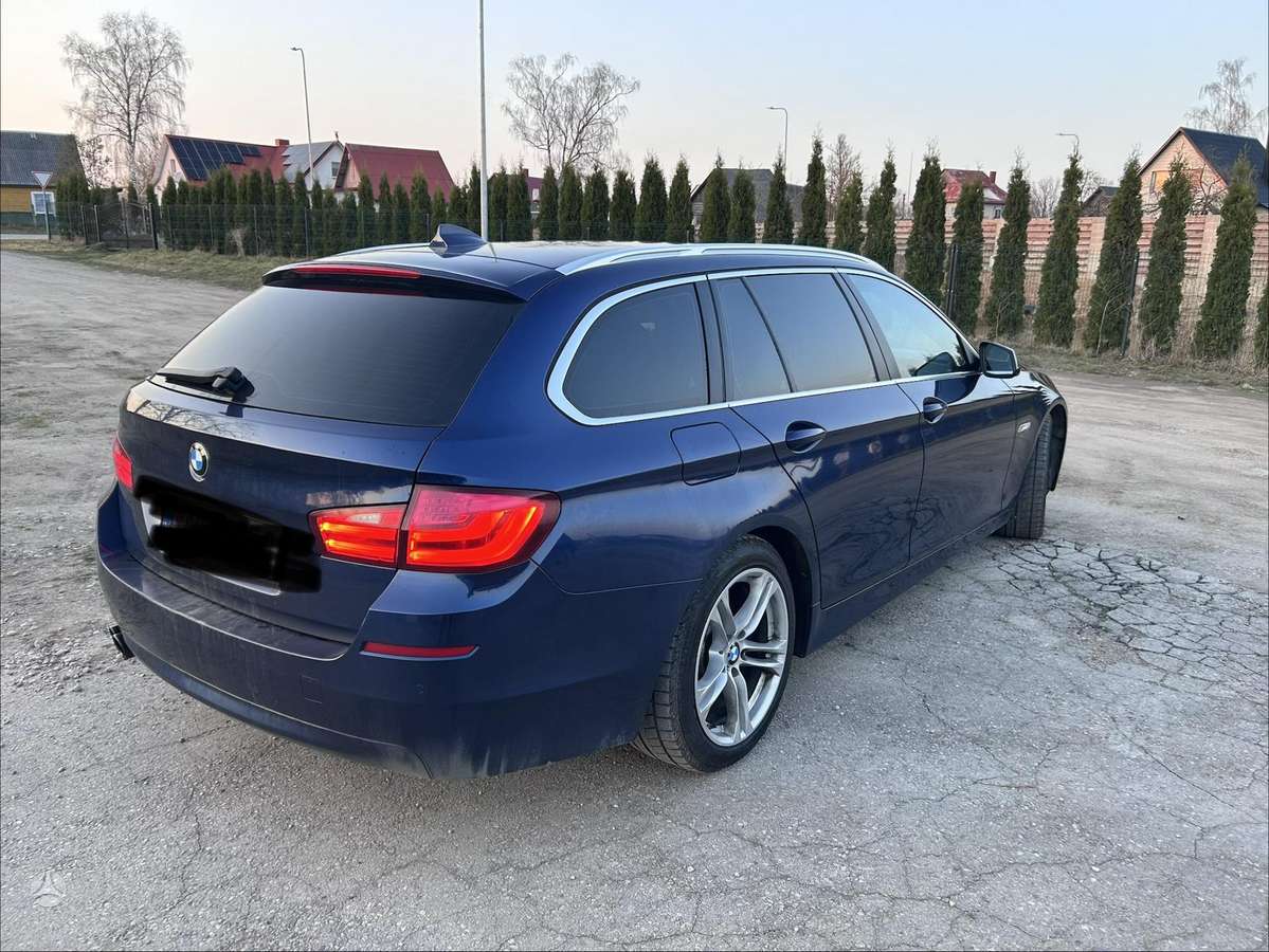 BMW 525 2011 — photo 9