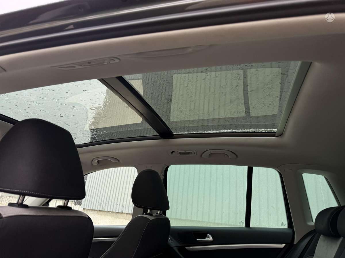 Volkswagen Tiguan 2012 — photo 11