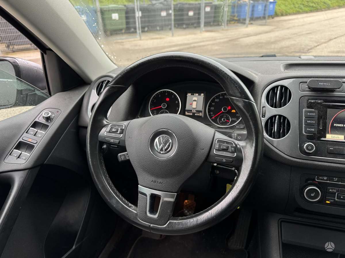 Volkswagen Tiguan 2012 — photo 12