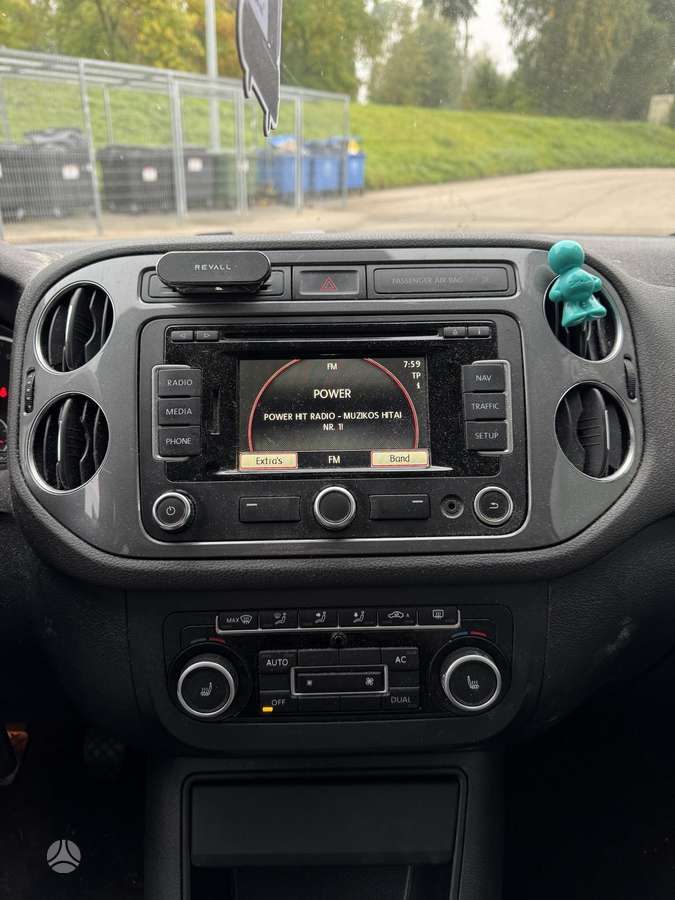 Volkswagen Tiguan 2012 — photo 13
