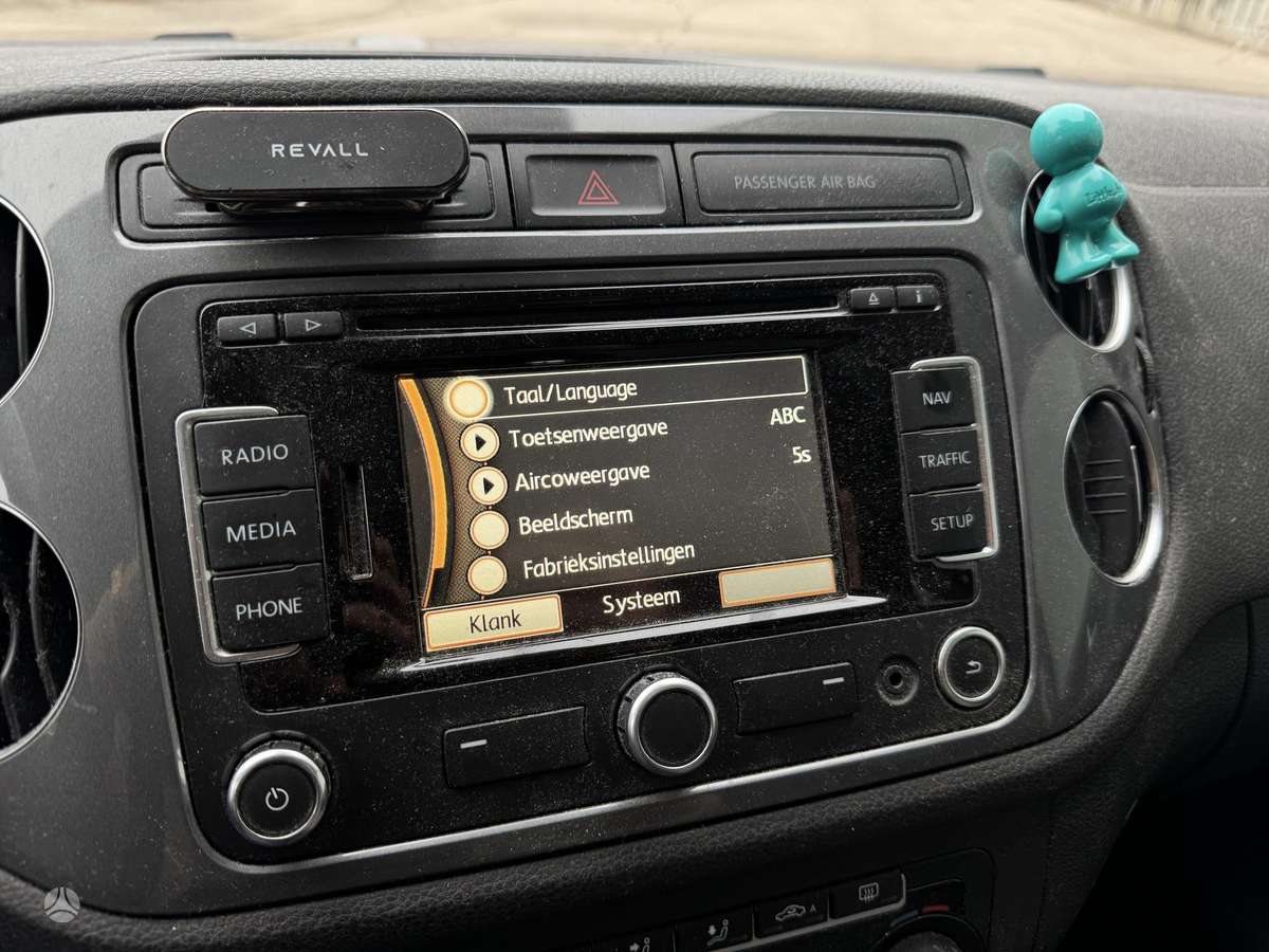 Volkswagen Tiguan 2012 — photo 14