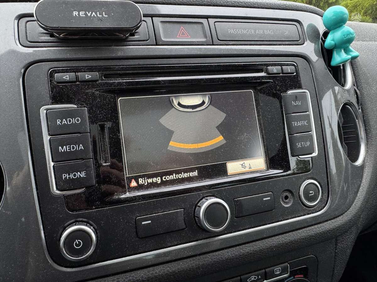Volkswagen Tiguan 2012 — photo 15