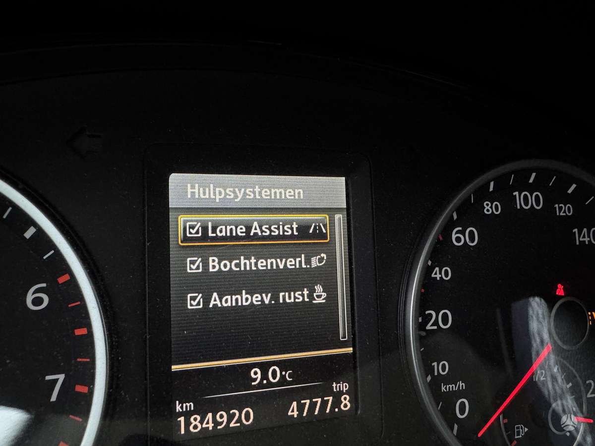 Volkswagen Tiguan 2012 — photo 16