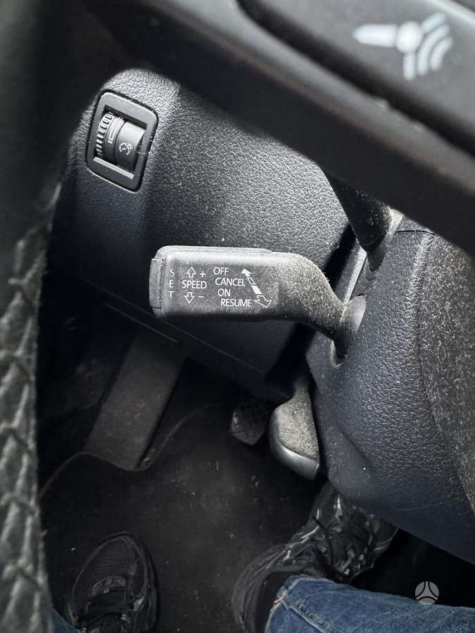 Volkswagen Tiguan 2012 — photo 17