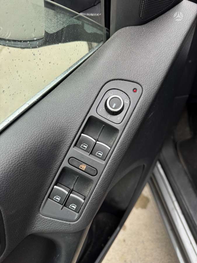 Volkswagen Tiguan 2012 — photo 22