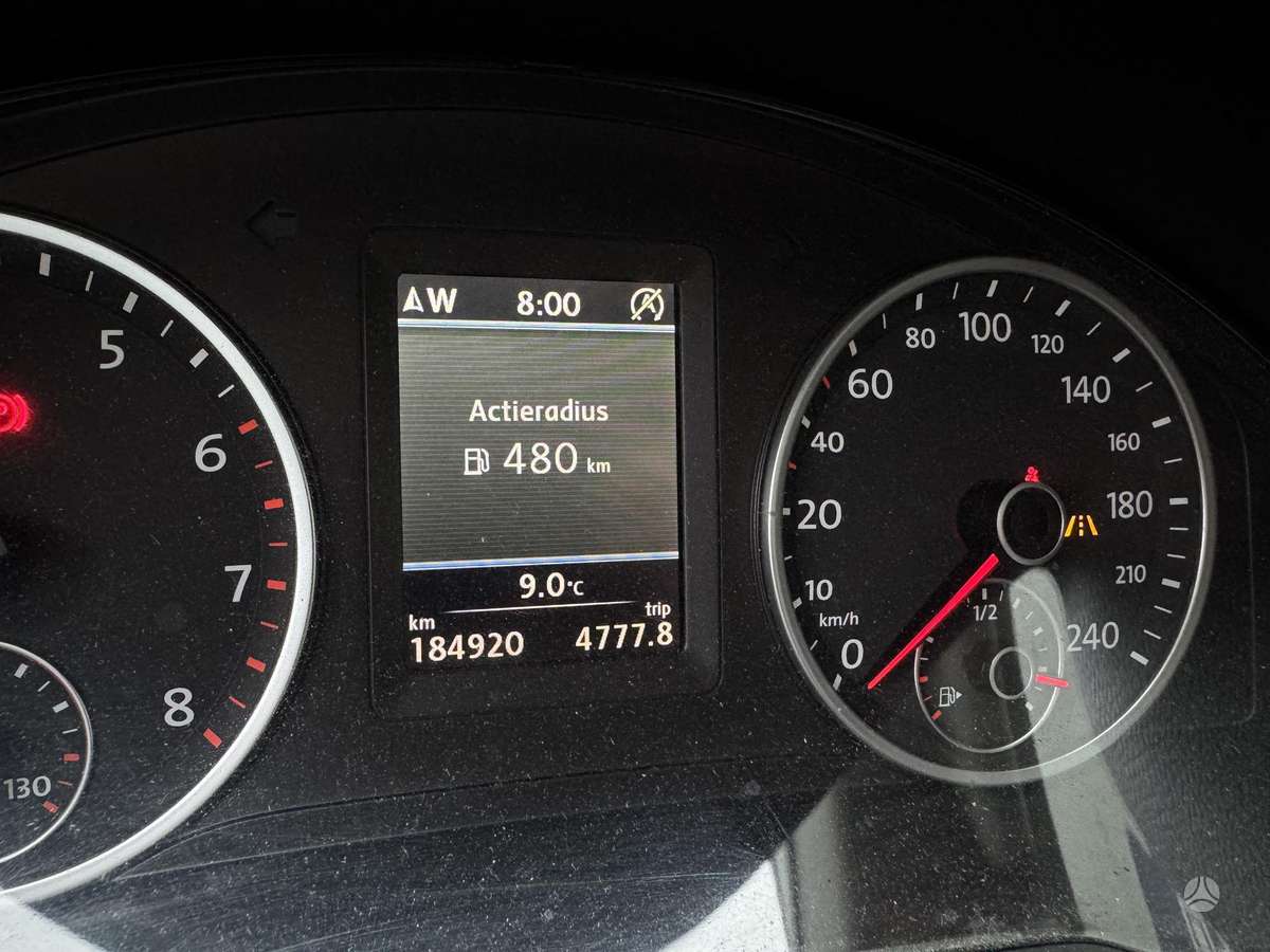 Volkswagen Tiguan 2012 — photo 32
