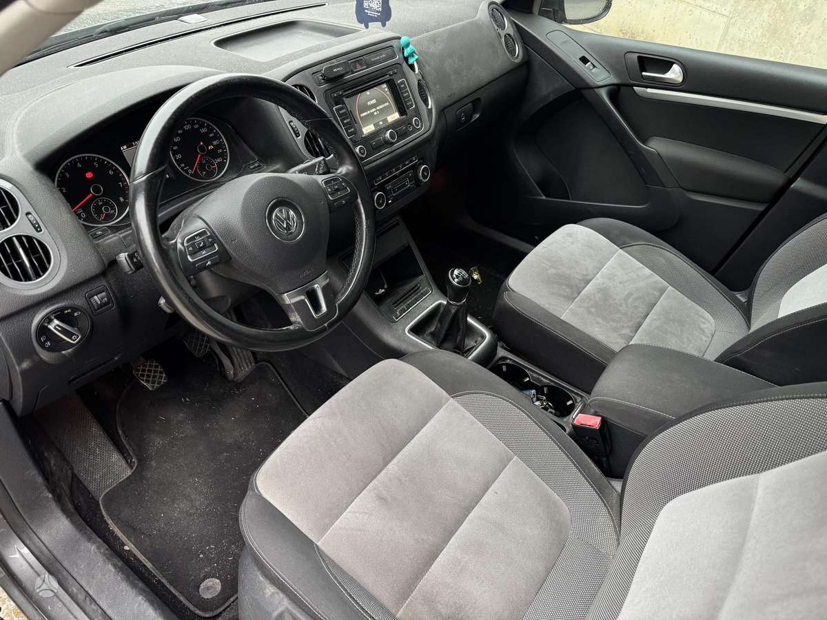 Volkswagen Tiguan 2012 — photo 7
