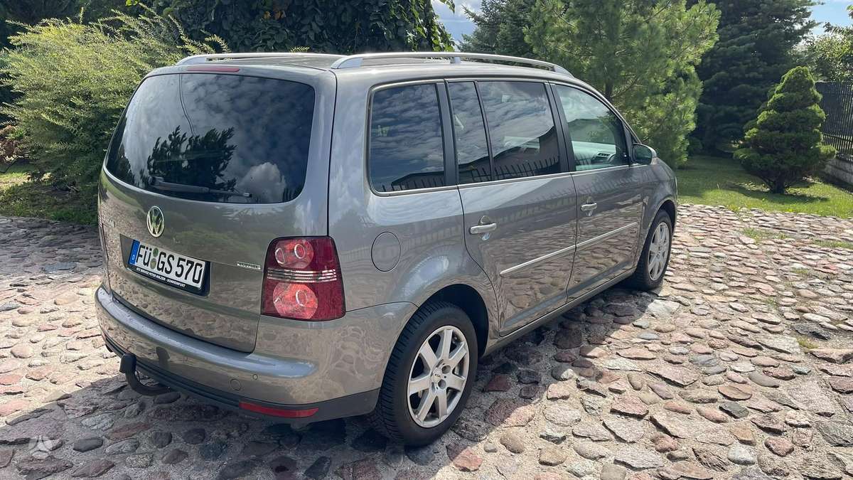 Volkswagen Touran 2008 — engine 2000 cm³, 120 HP (88kW)