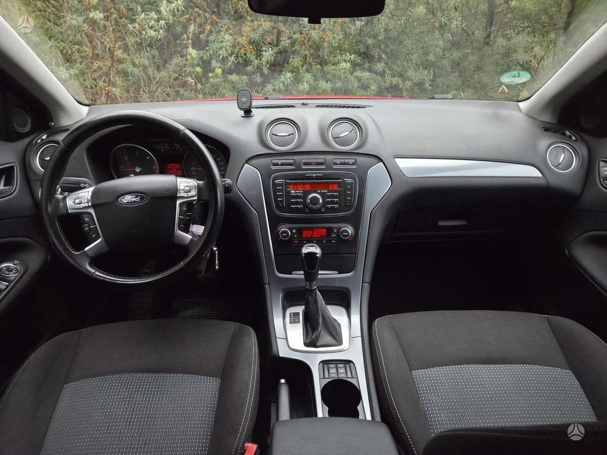 Ford Mondeo 2011 — photo 11