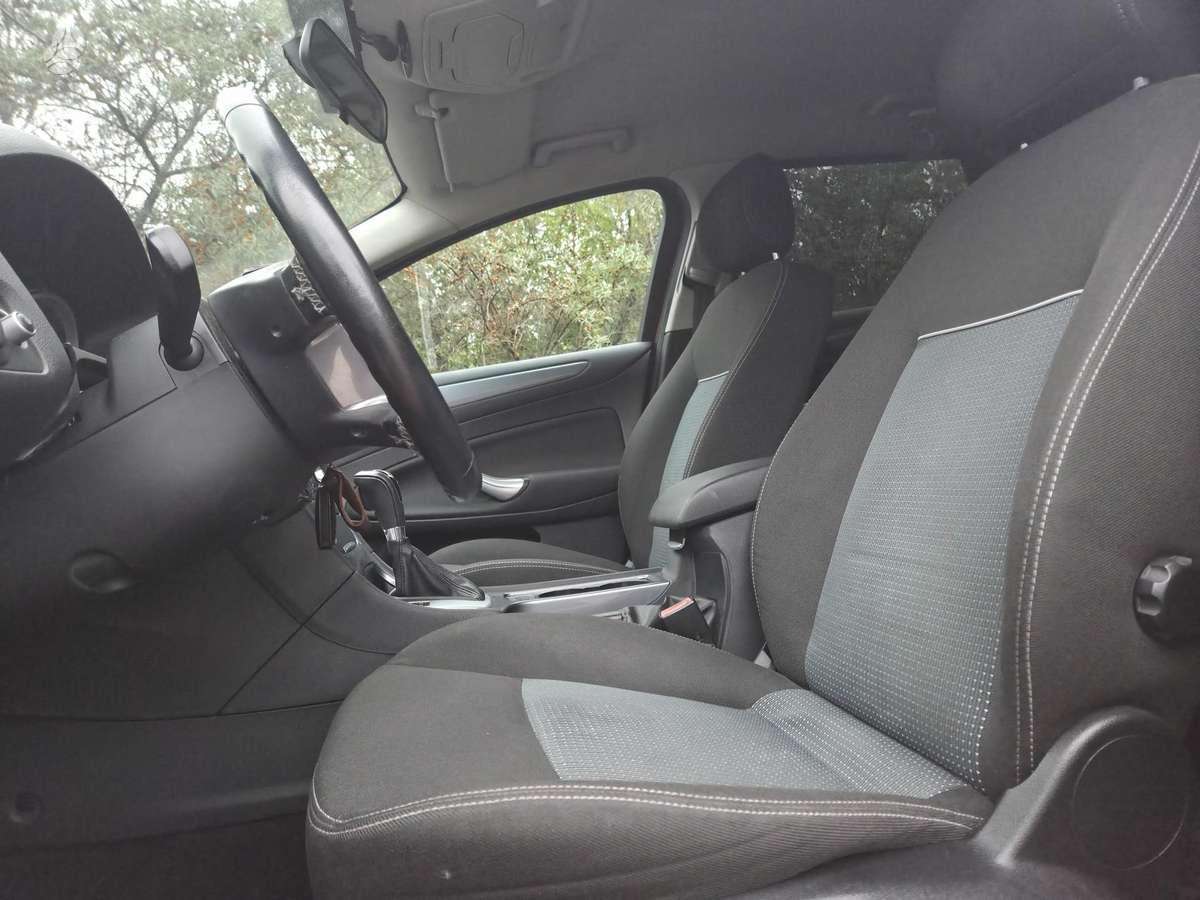 Ford Mondeo 2011 — photo 17