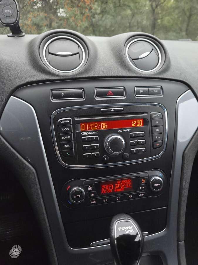 Ford Mondeo 2011 — photo 18