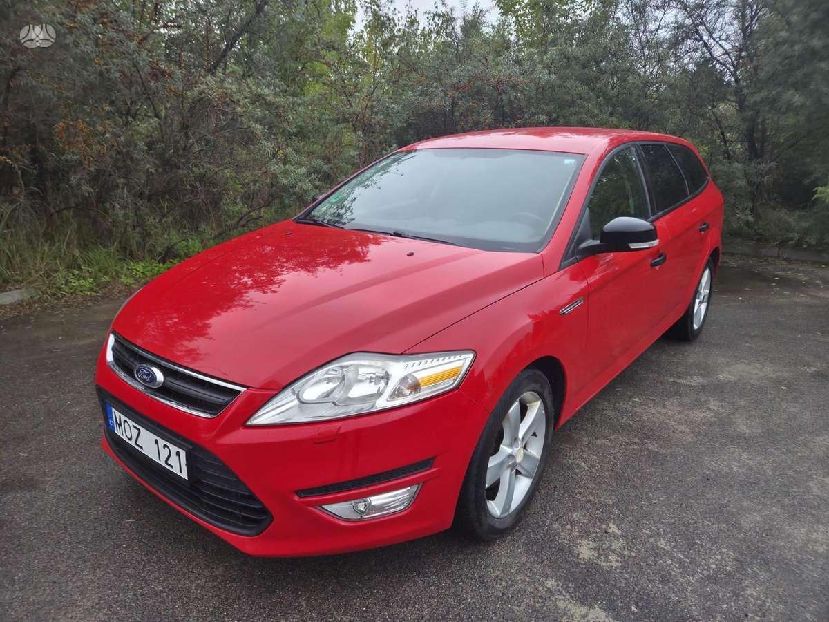 Ford Mondeo 2011 — interior