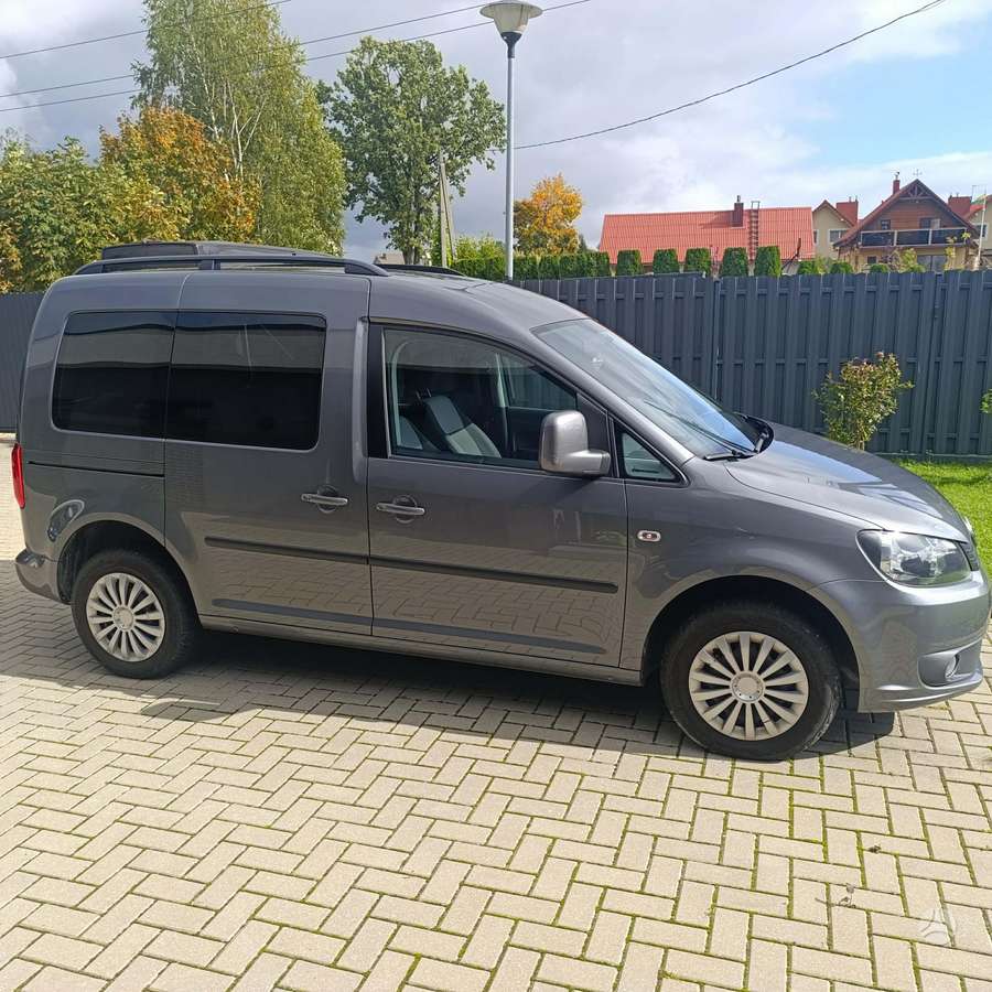 Volkswagen Caddy 2012 — rear view