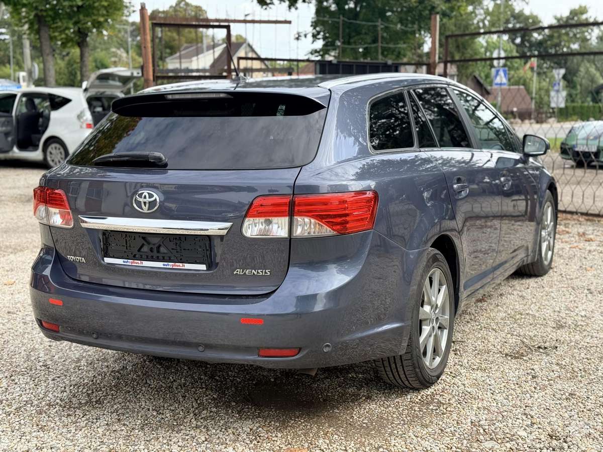 Toyota Avensis 2012 — photo 5