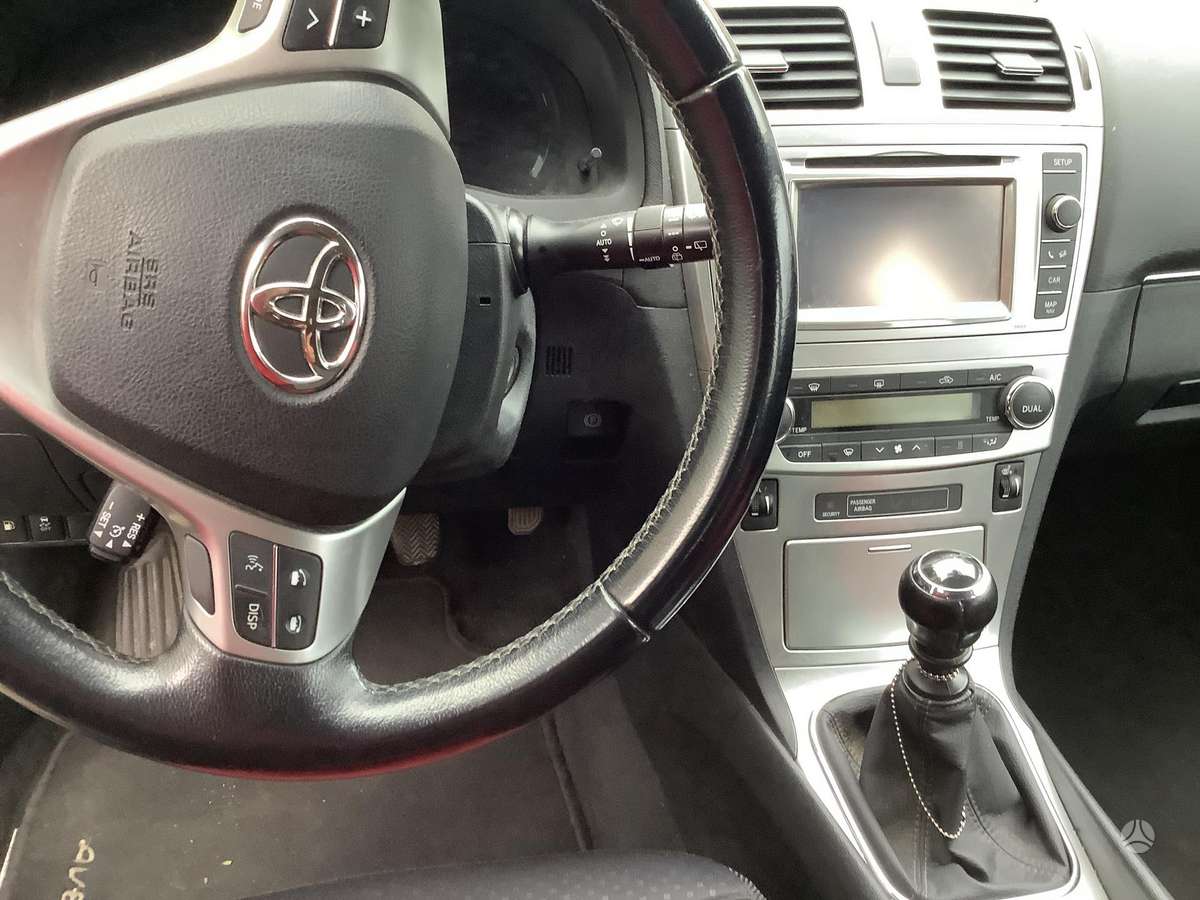 Toyota Avensis 2012 — photo 7