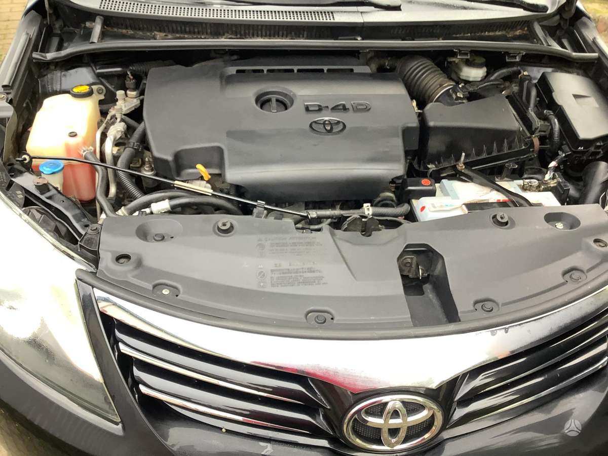 Toyota Avensis 2012 — photo 8