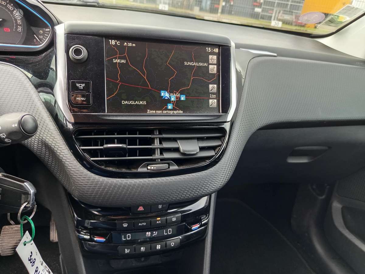 Peugeot 2008 2014 — photo 10