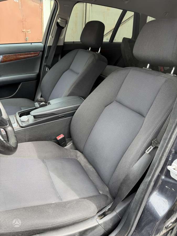 Mercedes-Benz C220 2008 — photo 8