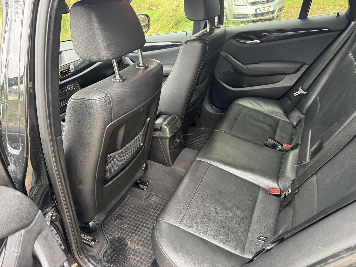 BMW X1 2012 — photo 10