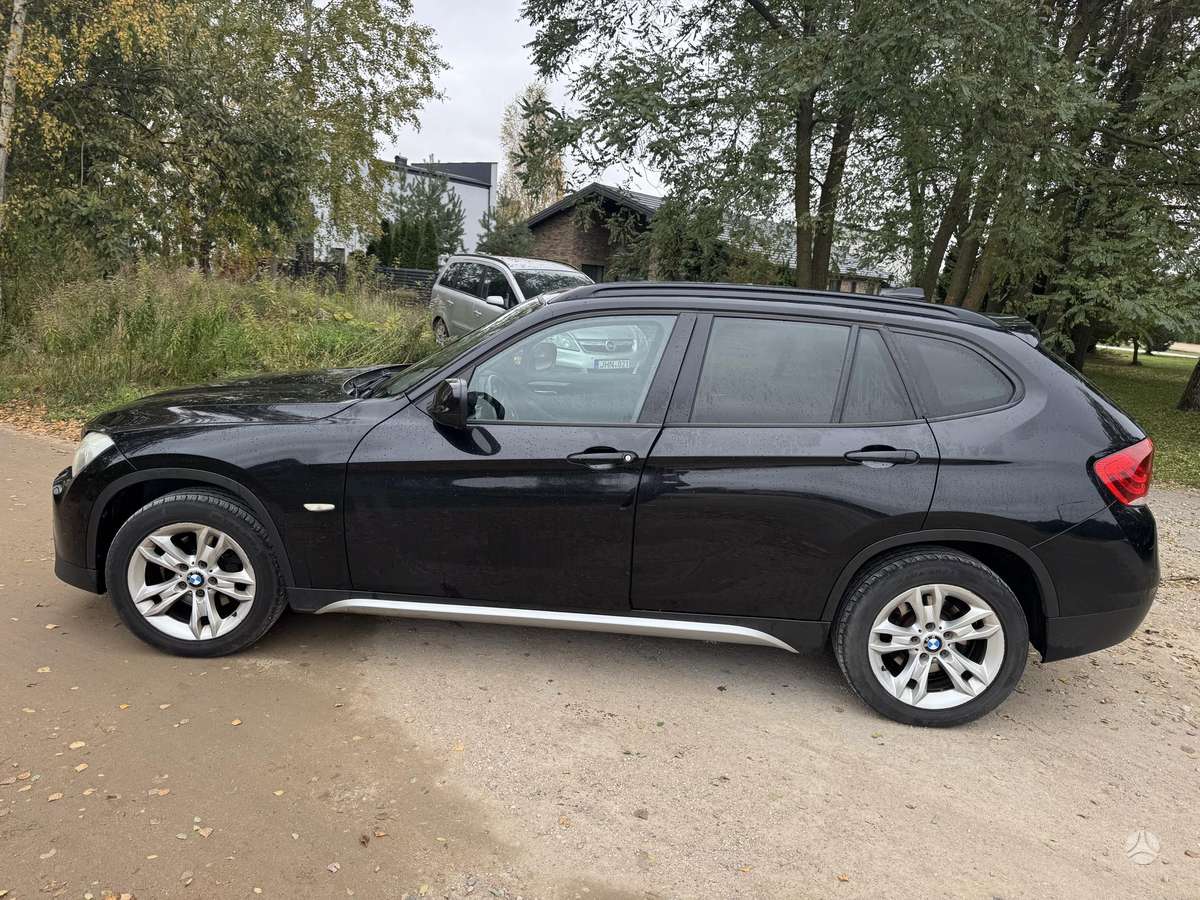 BMW X1 2012 — engine 177 HP (130kW)