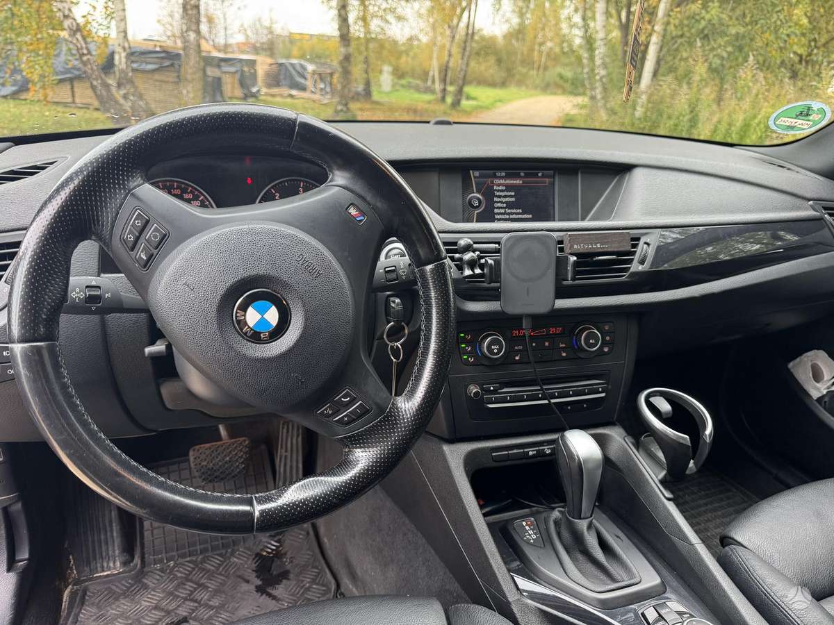 BMW X1 2012 — photo 8