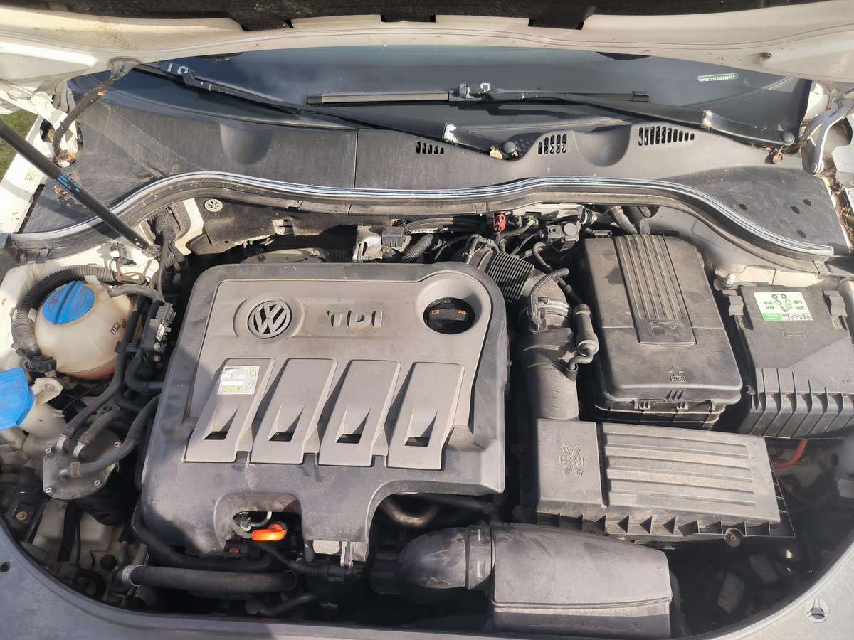 Volkswagen Passat 2011 — photo 13