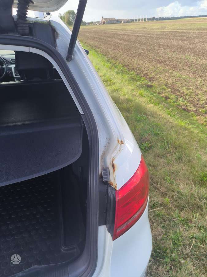 Volkswagen Passat 2011 — photo 9