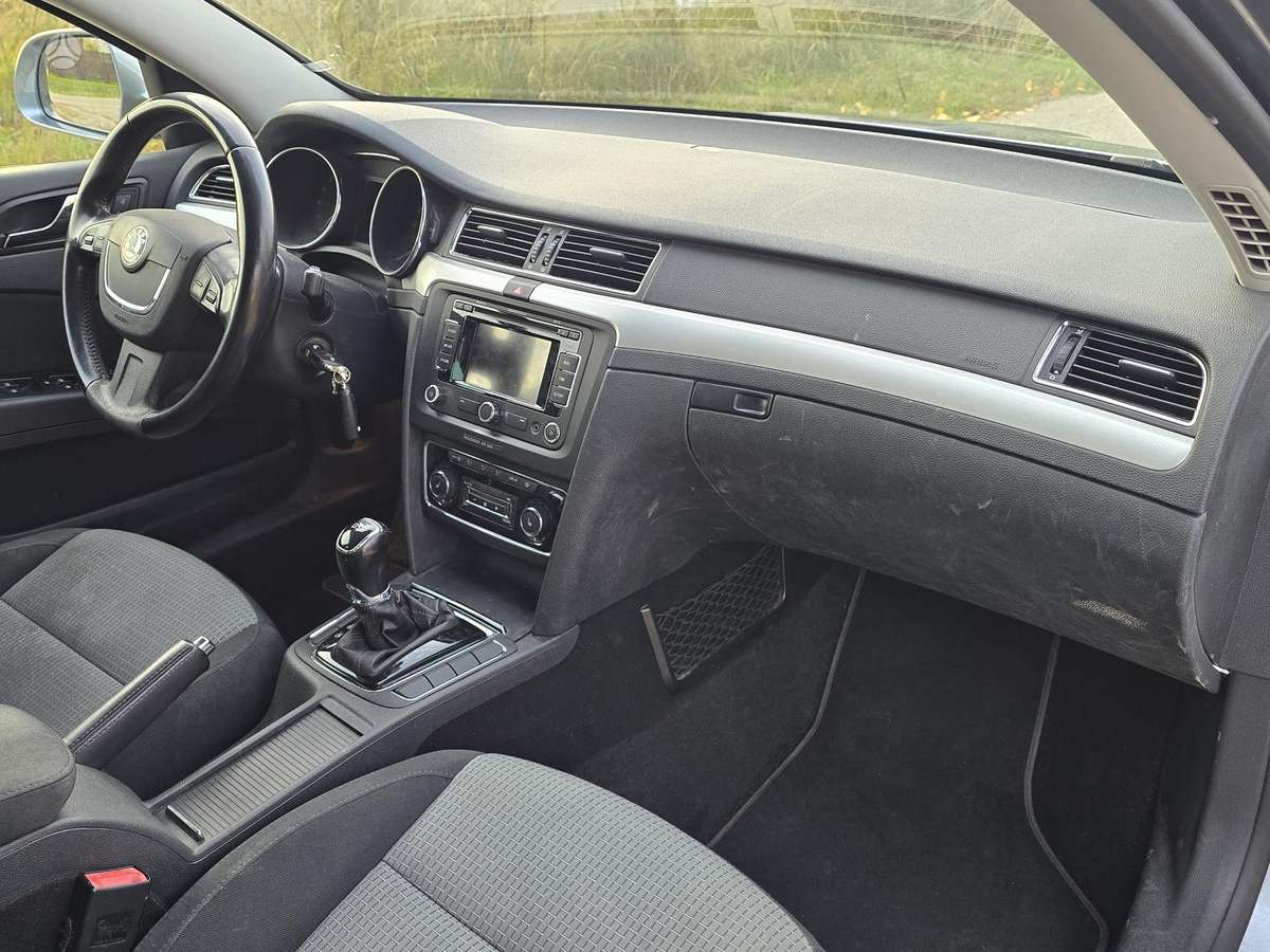 Skoda Superb 2013 — фото 17