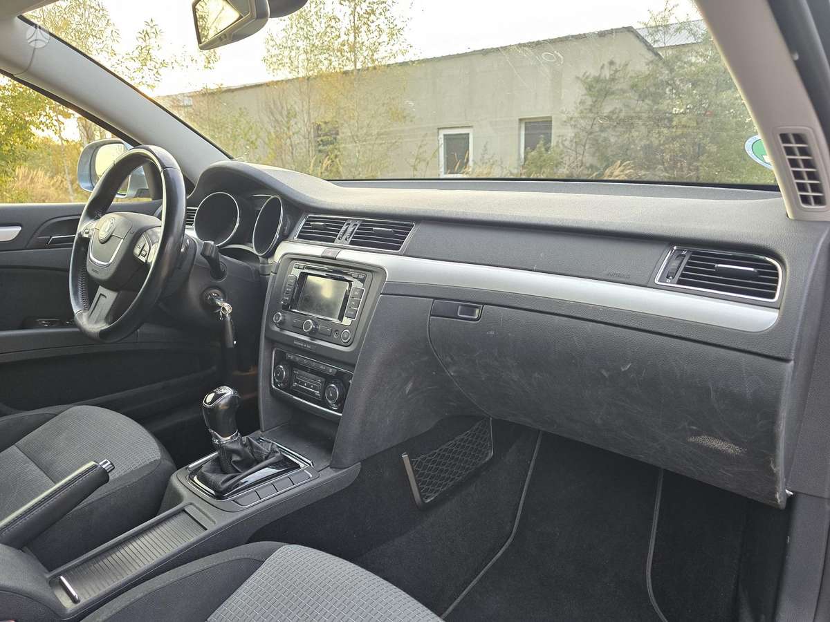Skoda Superb 2013 — фото 20