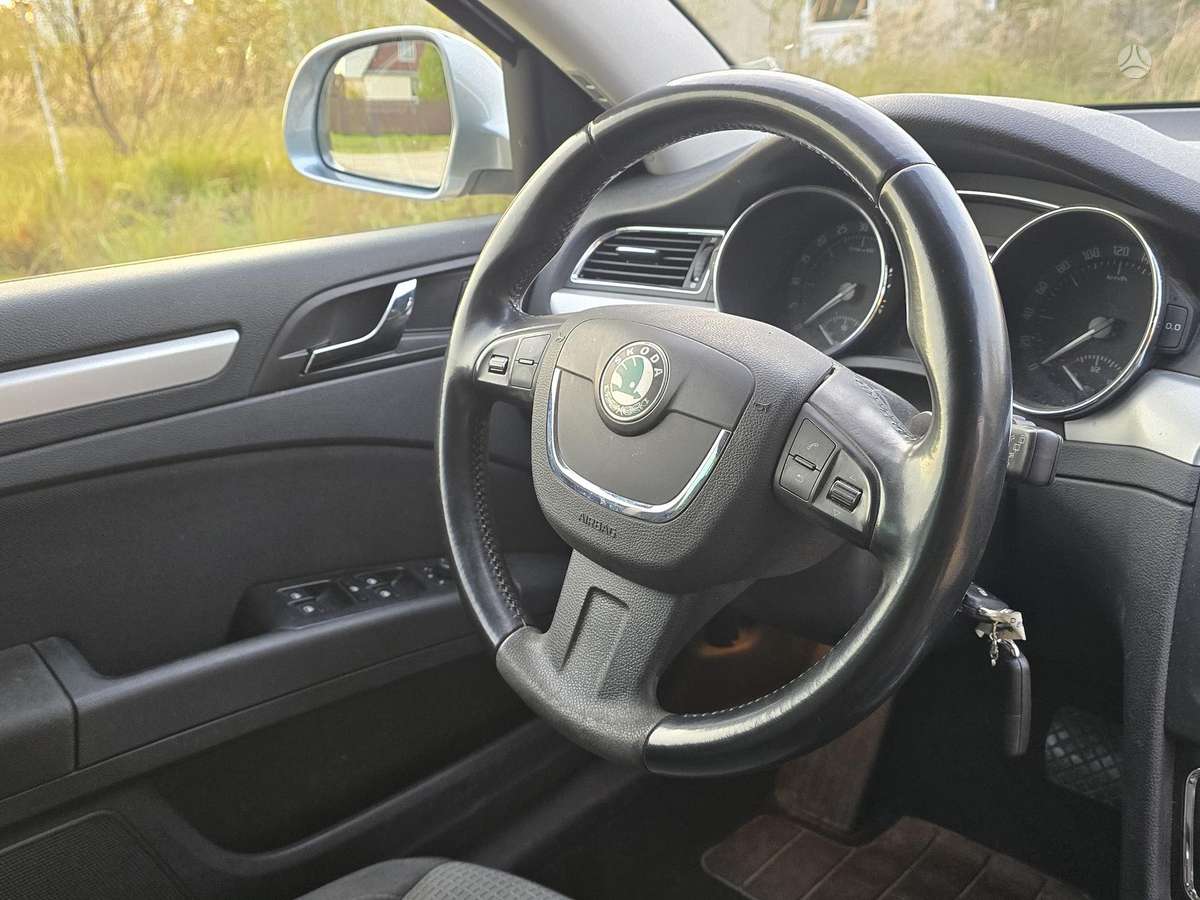 Skoda Superb 2013 — фото 25