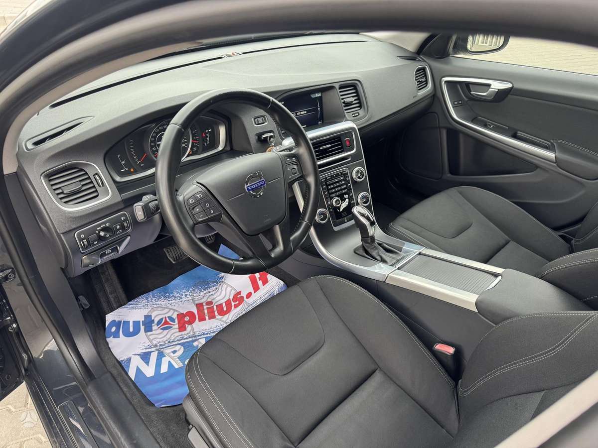Volvo V60 2014 — photo 11