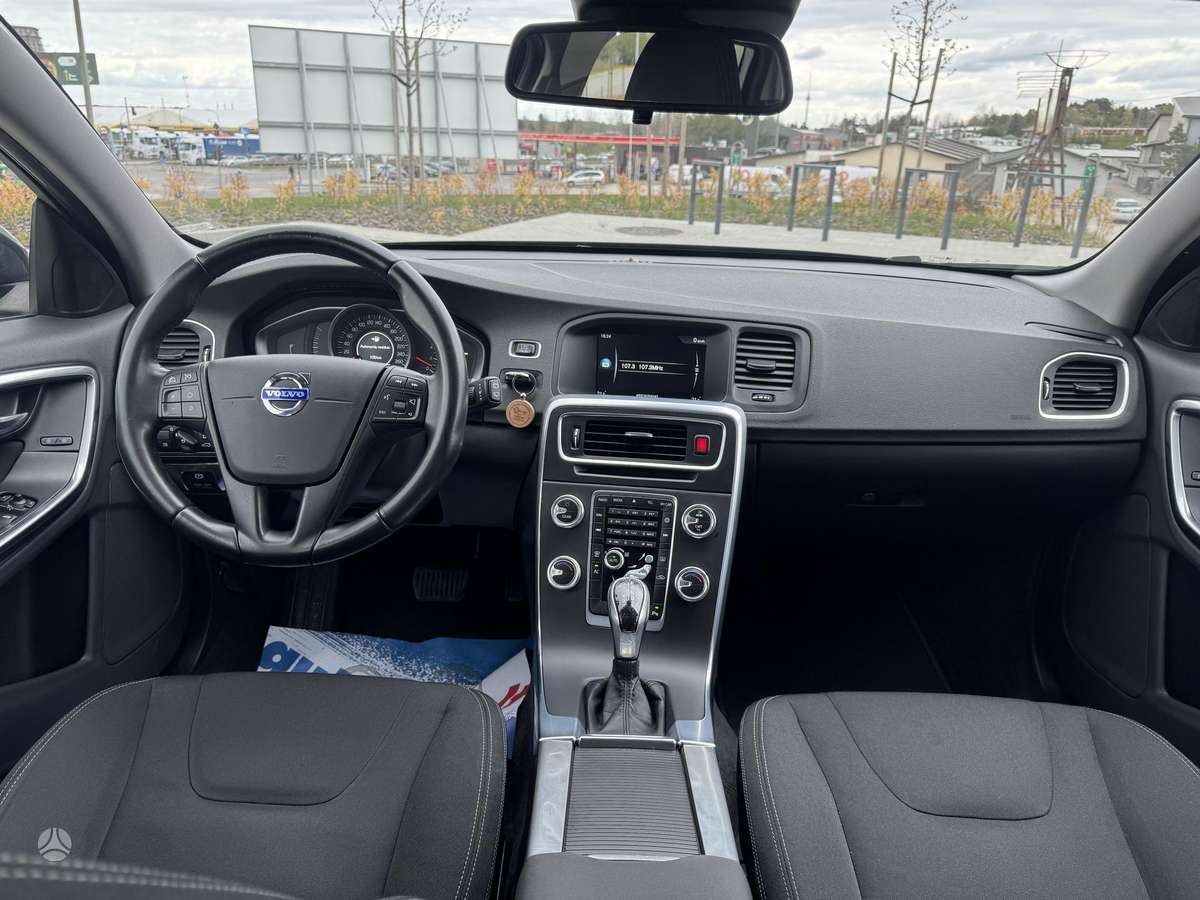 Volvo V60 2014 — photo 13